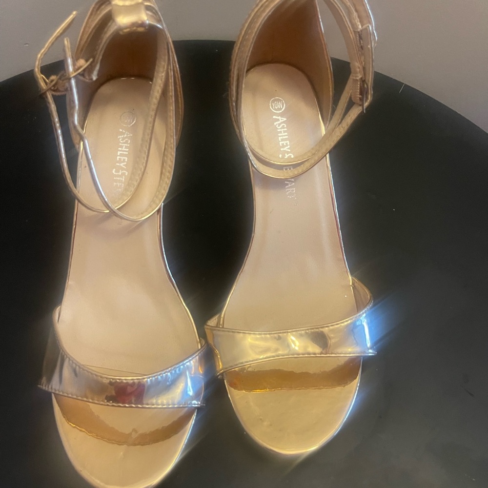 Rose gold size 10w heel sandals
